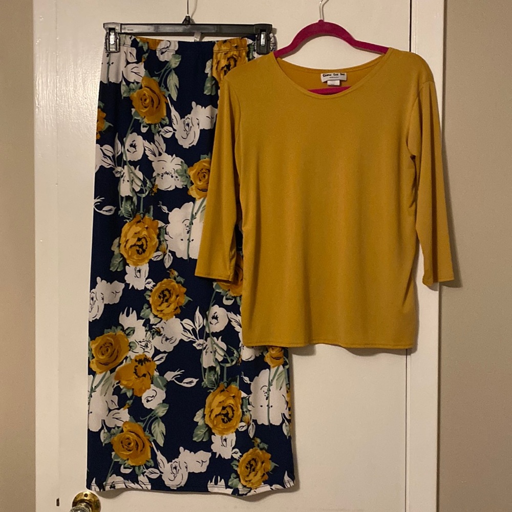 ‼️SOLD‼️ Medium Shirt and Skirt Set